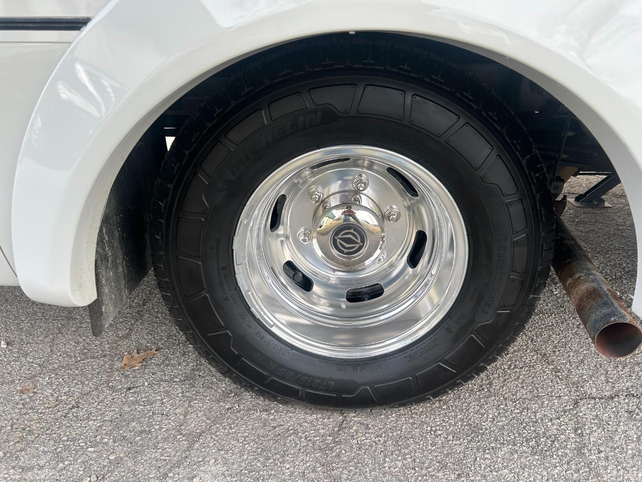 Leisure Travel U24MB  2018