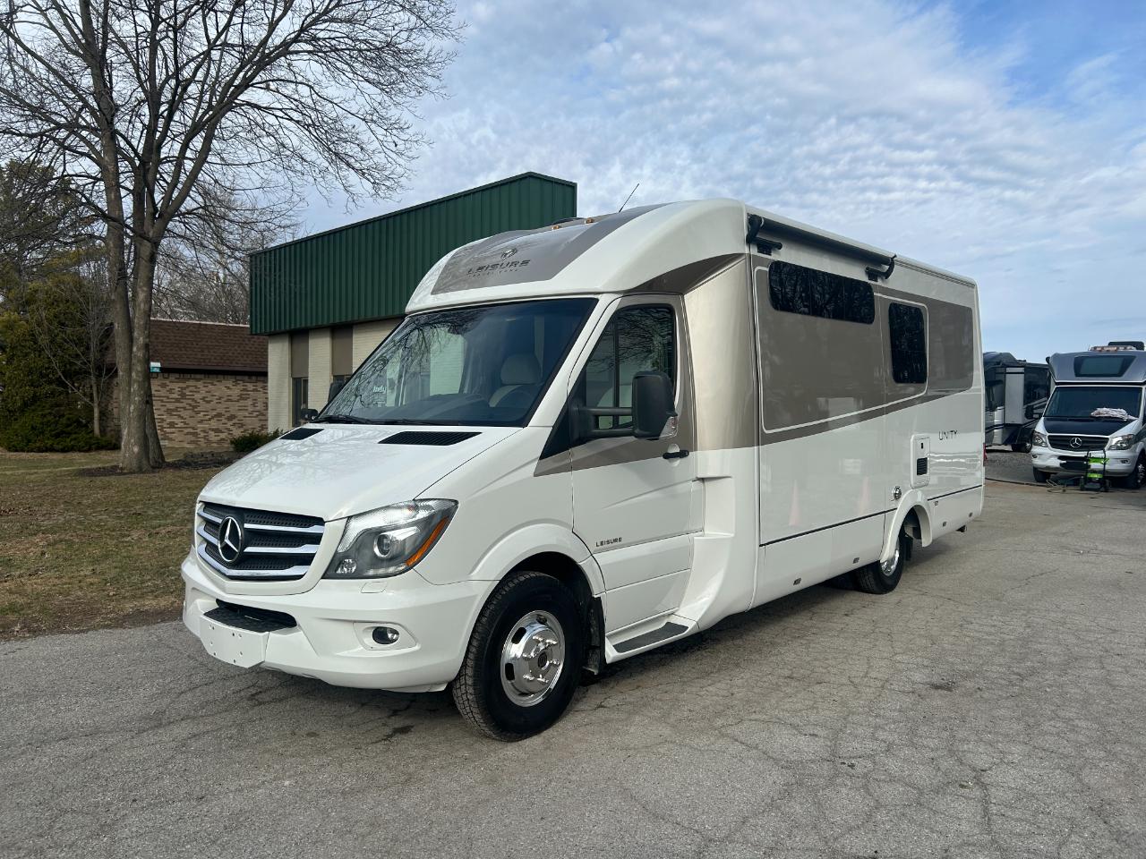 2018 Leisure Travel U24MB 24MB