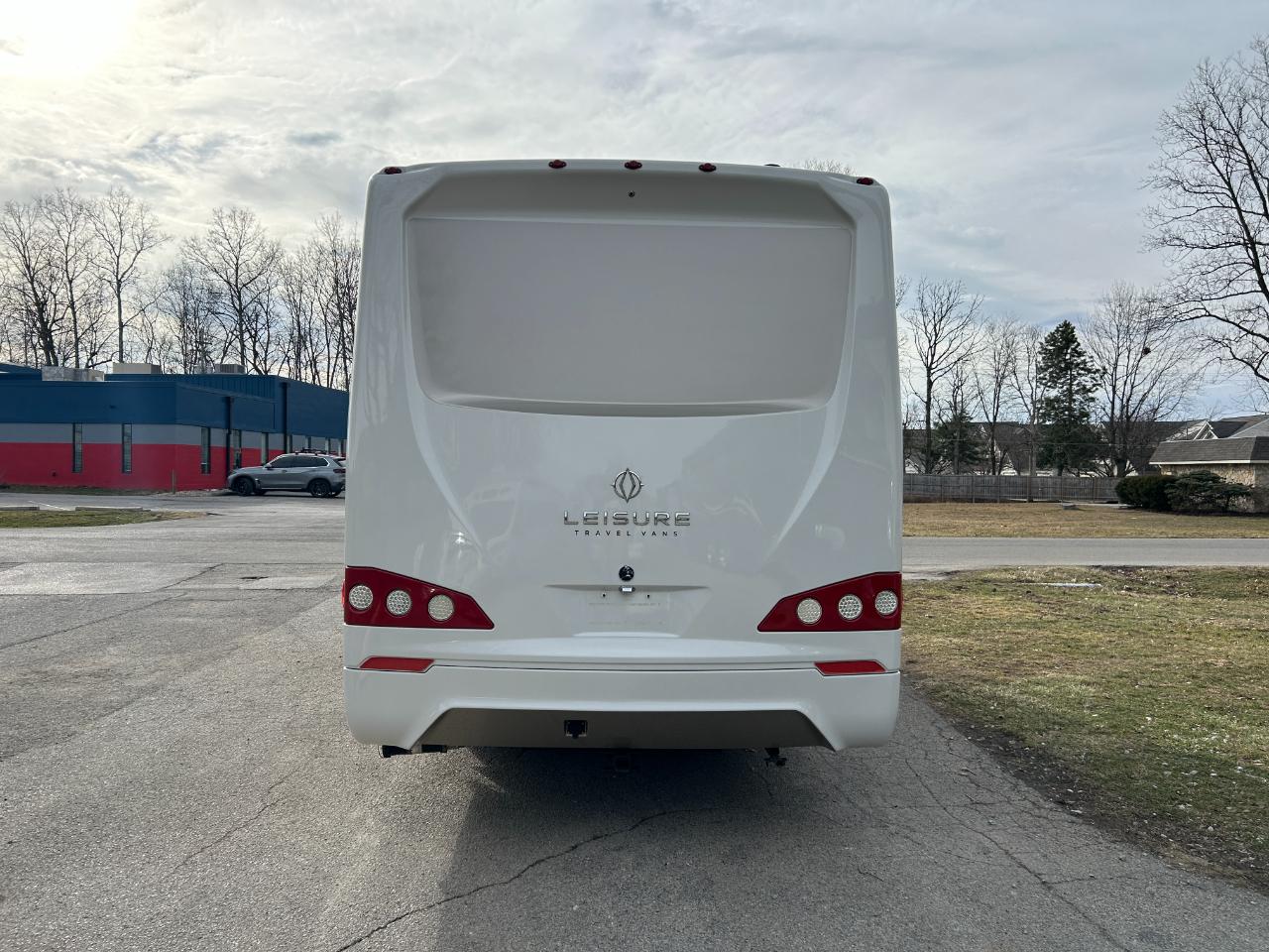 Leisure Travel U24MB  2018