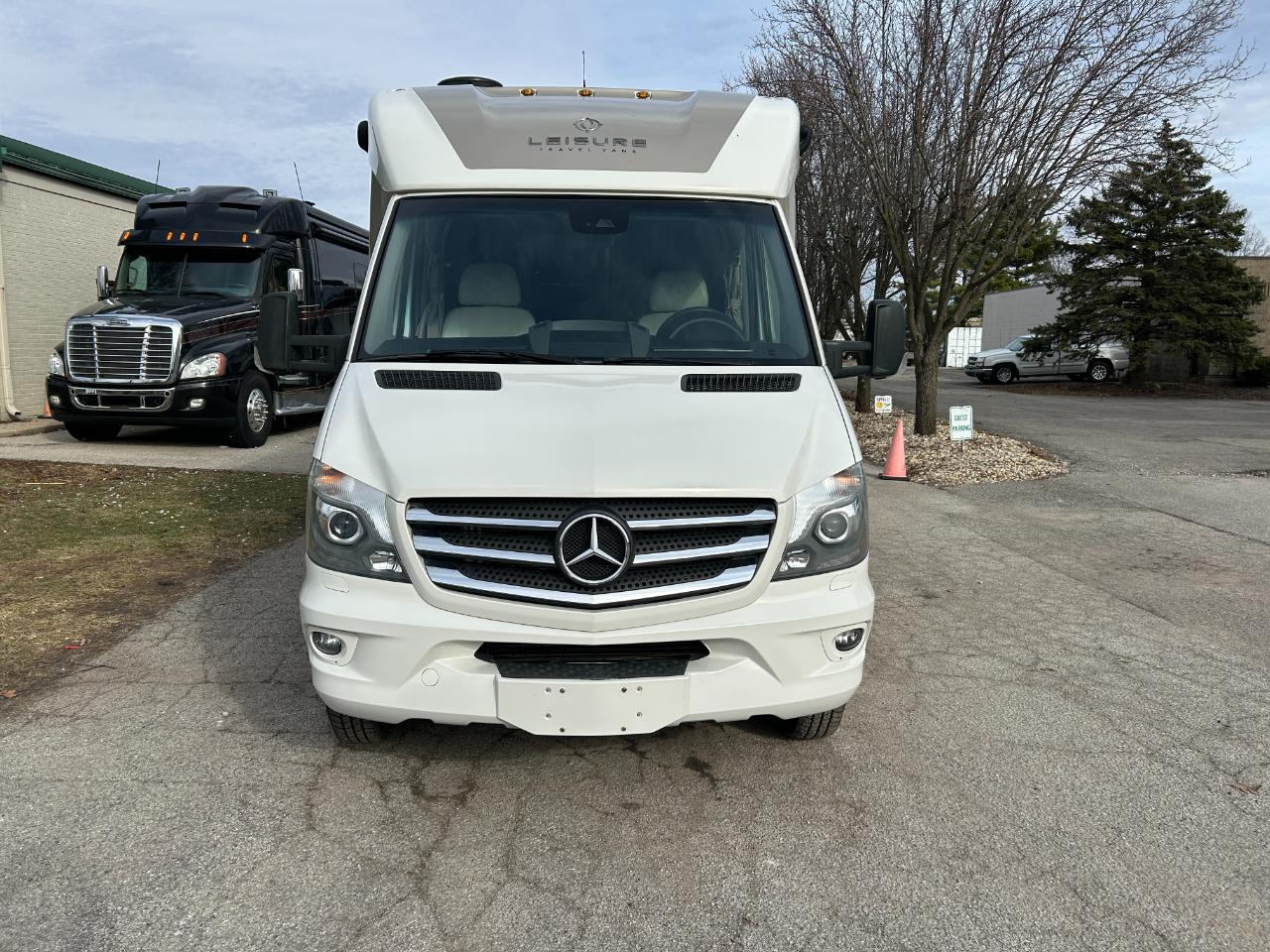 Leisure Travel U24MB  2018