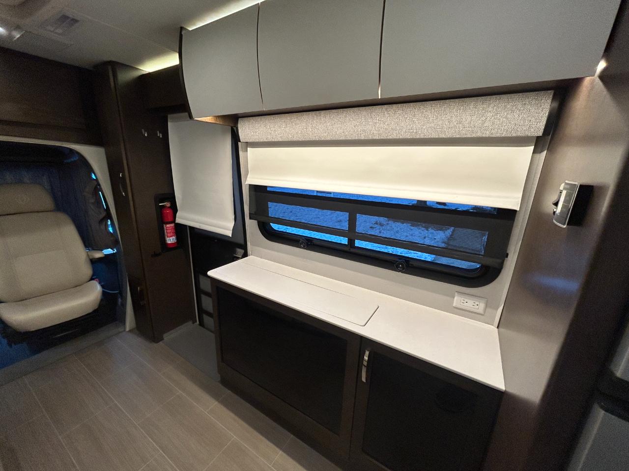 Leisure Travel U24MB  2018