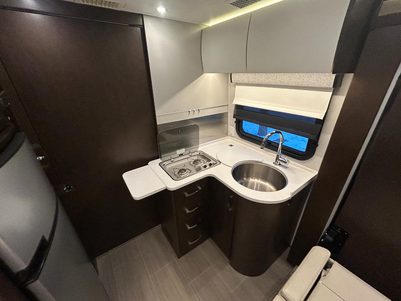 Leisure Travel U24MB  2018