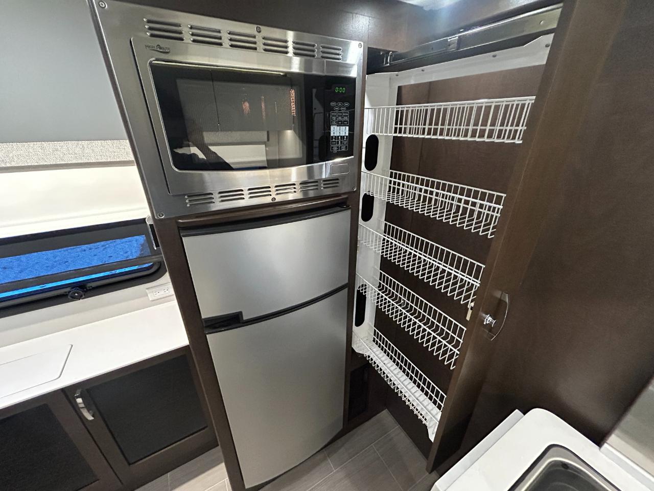 Leisure Travel U24MB  2018