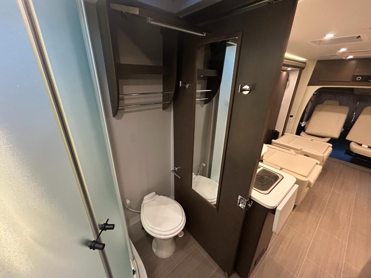 Leisure Travel U24MB  2018