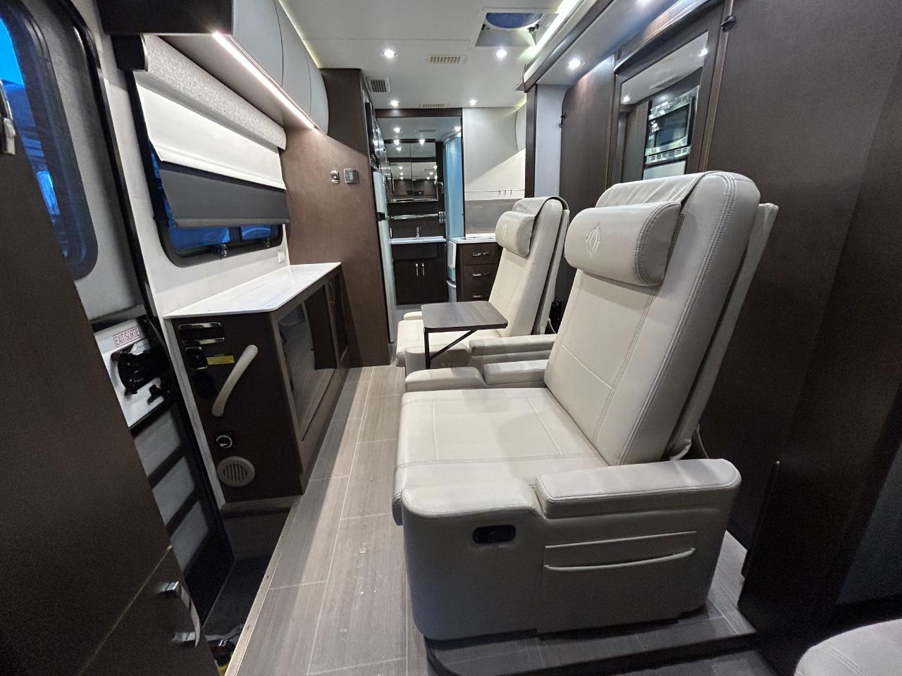 Leisure Travel U24MB  2018