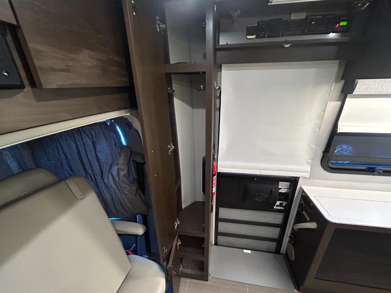 Leisure Travel U24MB  2018