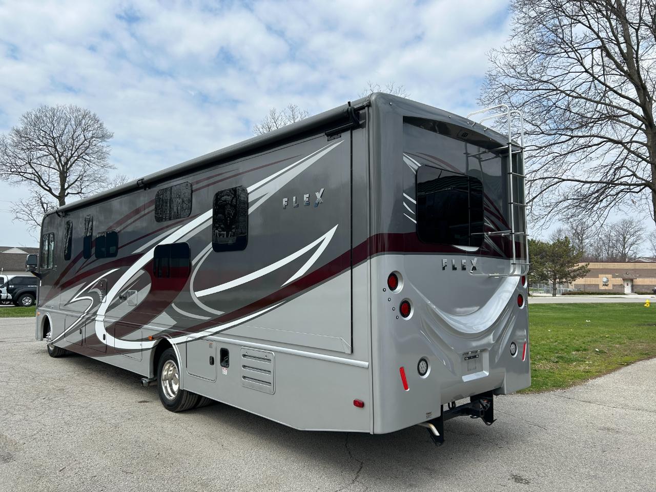 Fleetwood Flex  2024