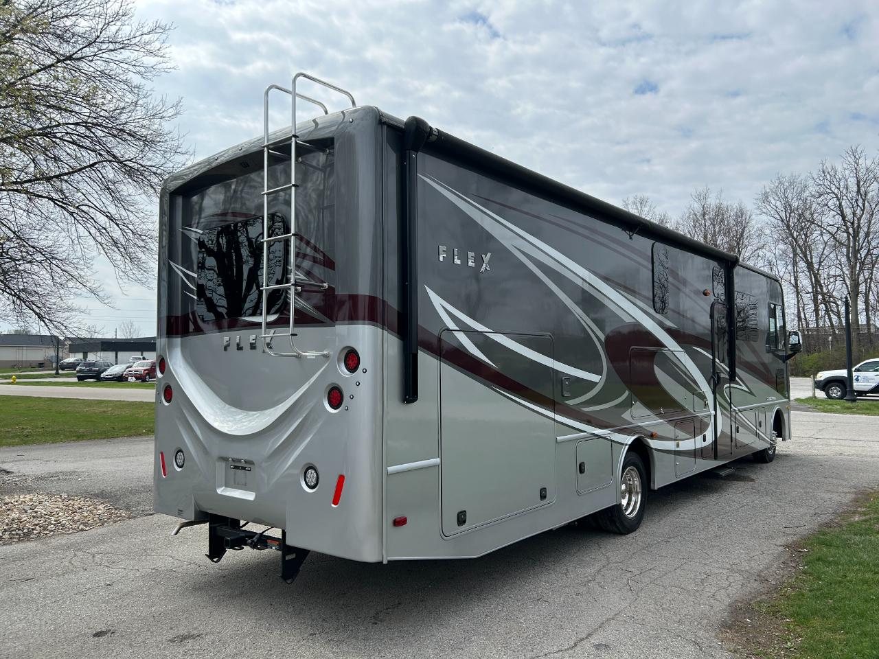 Fleetwood Flex  2024