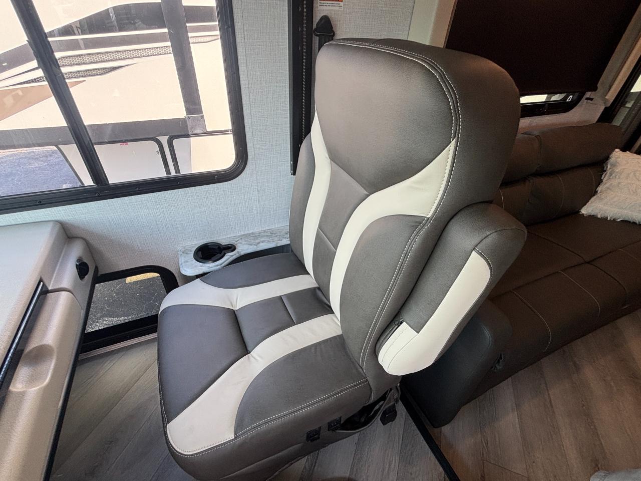 Fleetwood Flex  2024