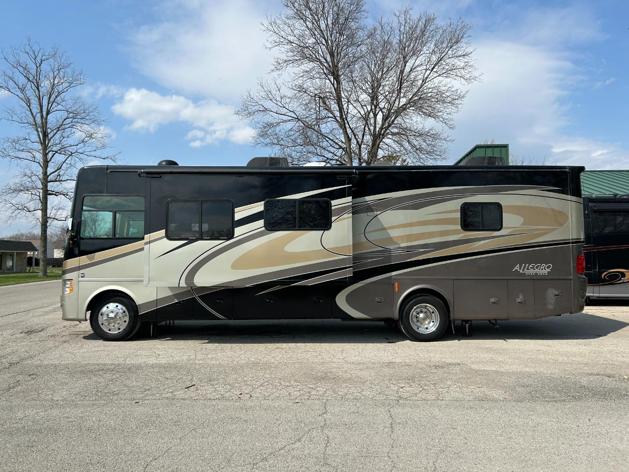 Tiffin Motorhomes Allegro  2015