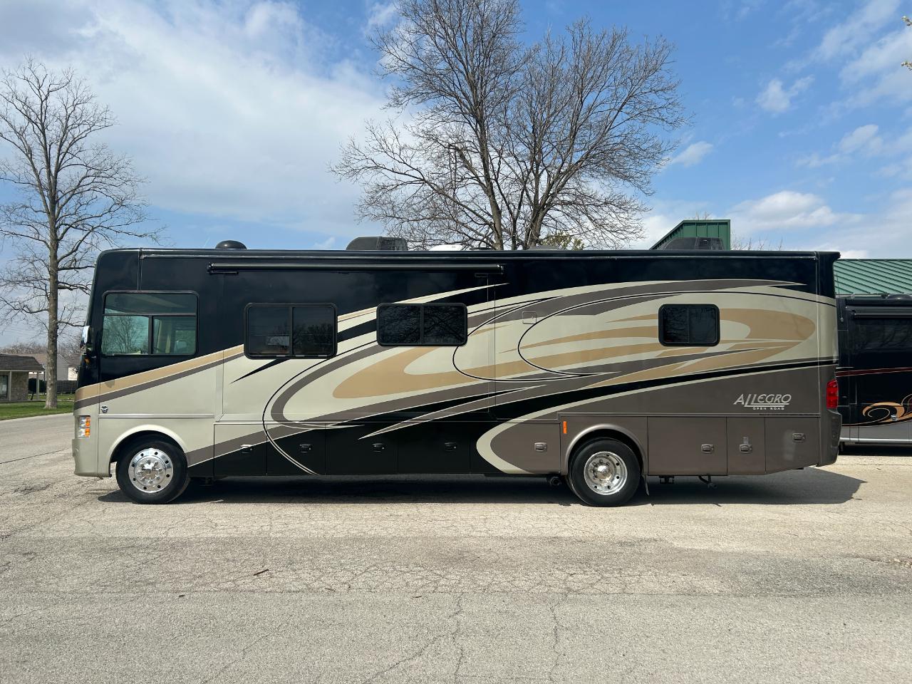 Tiffin Motorhomes Allegro  2015