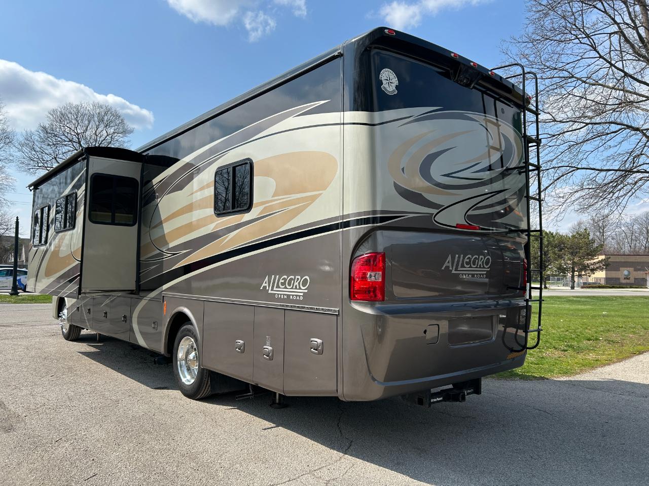 Tiffin Motorhomes Allegro  2015