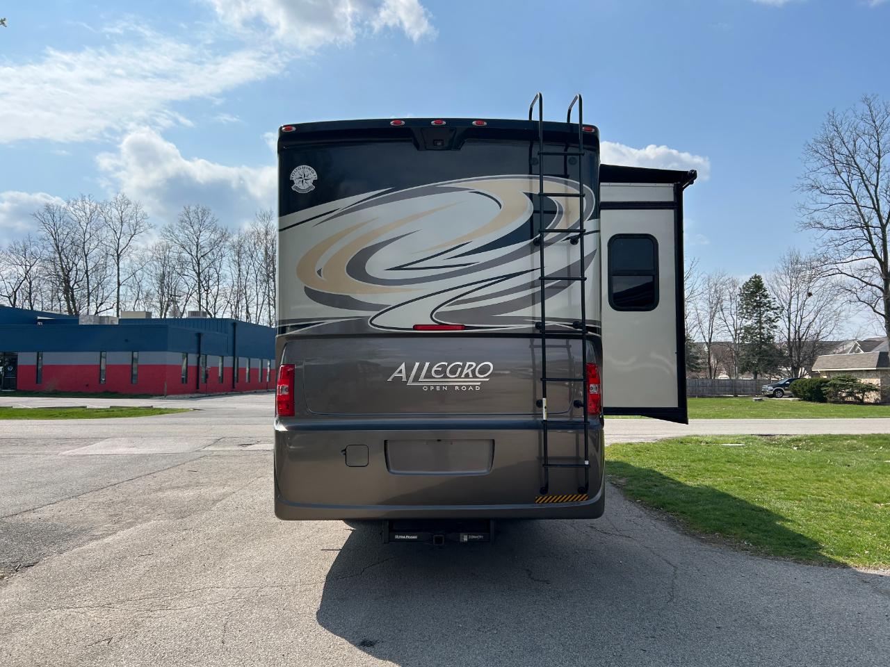 Tiffin Motorhomes Allegro  2015