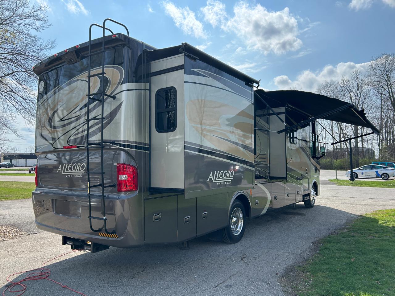 Tiffin Motorhomes Allegro  2015