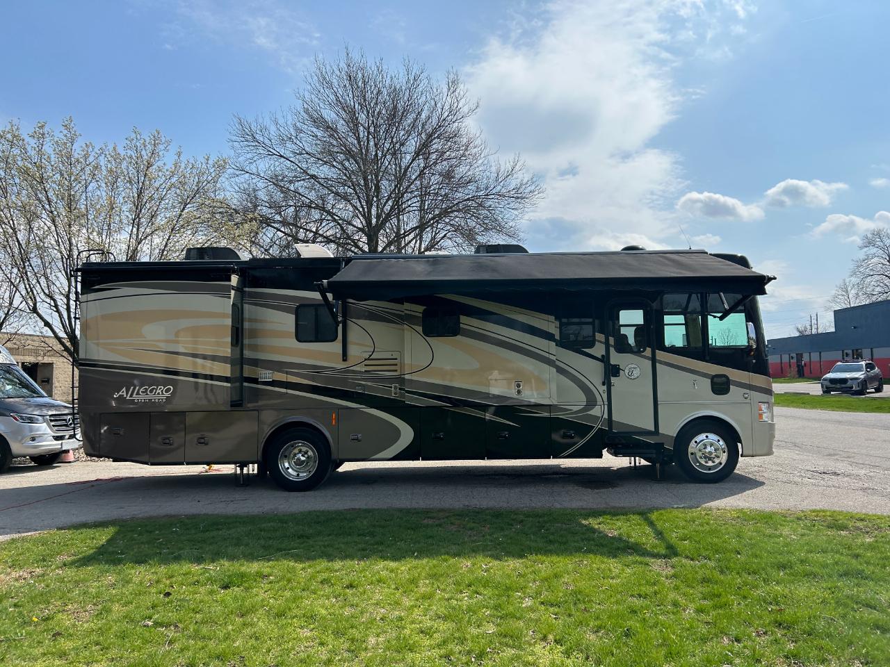 Tiffin Motorhomes Allegro  2015