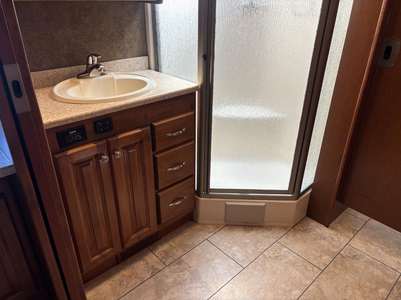 Tiffin Motorhomes Allegro  2015