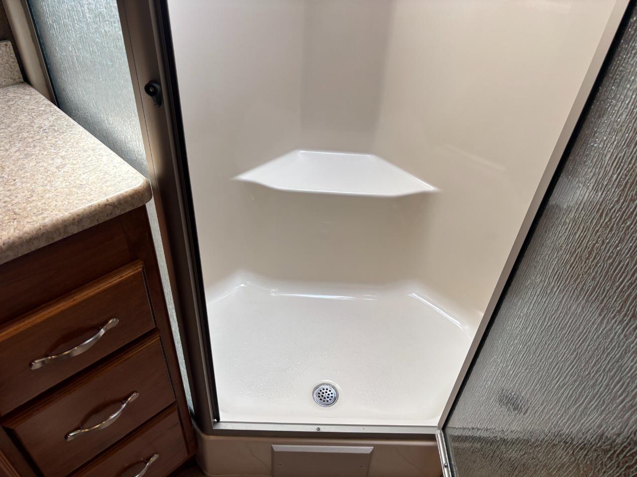 Tiffin Motorhomes Allegro  2015