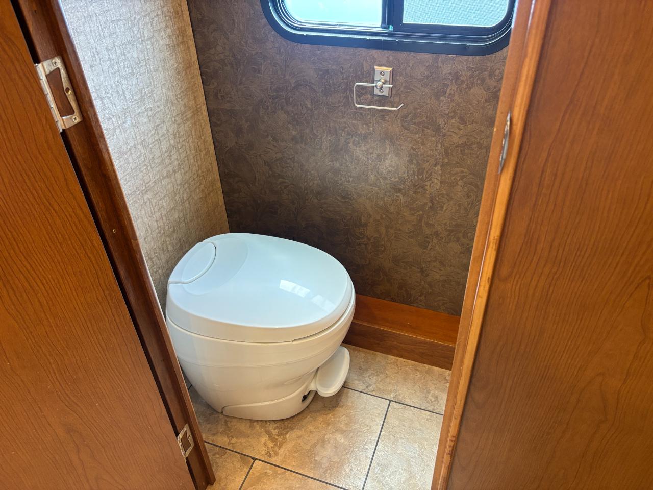 Tiffin Motorhomes Allegro  2015