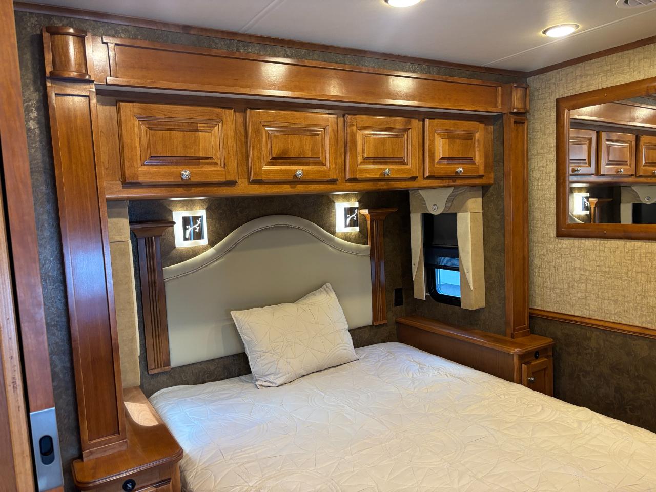 Tiffin Motorhomes Allegro  2015