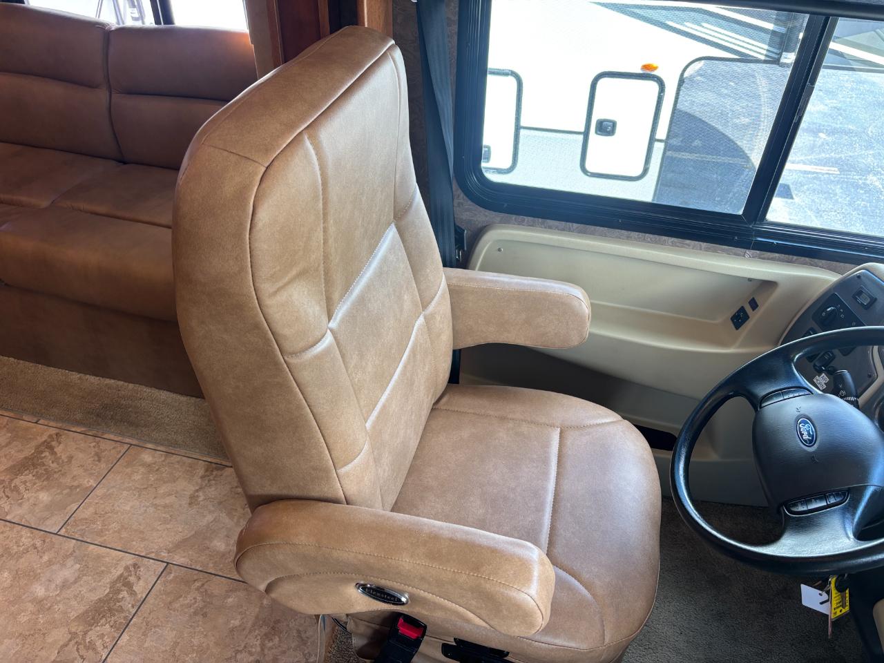 Tiffin Motorhomes Allegro  2015