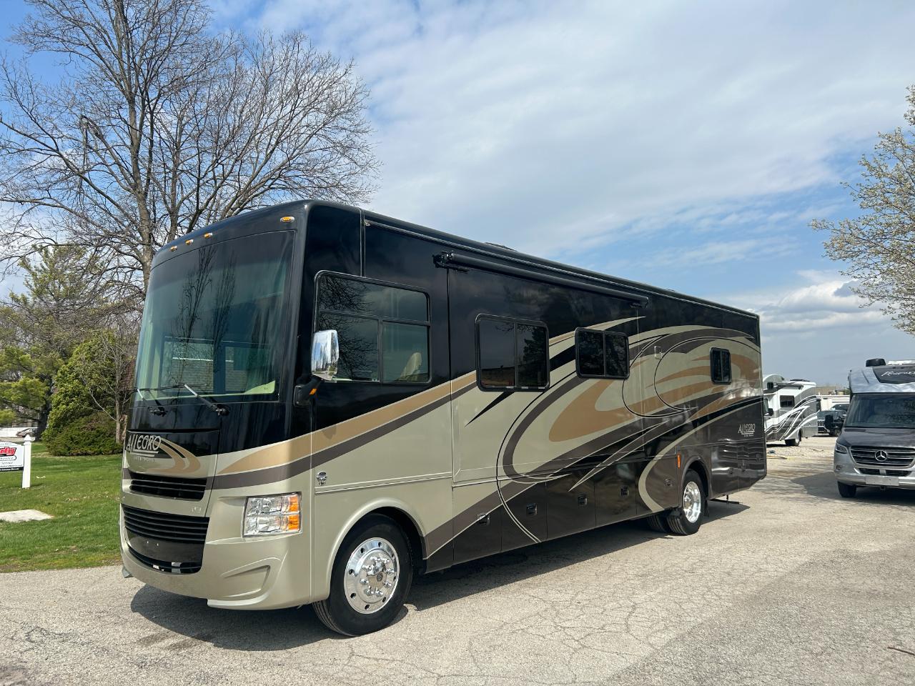 Tiffin Motorhomes Allegro  2015