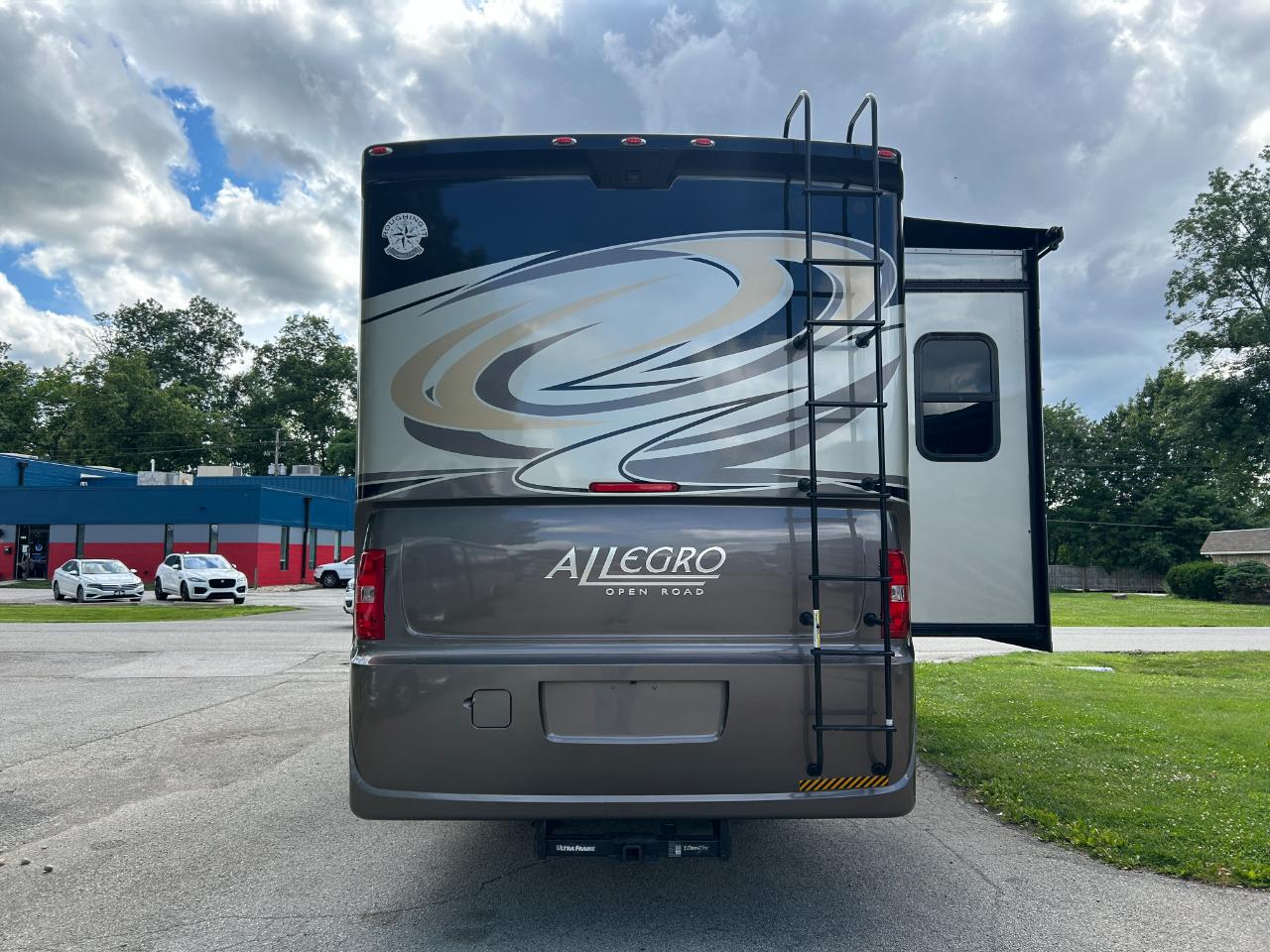 Tiffin Motorhomes Allegro  2015