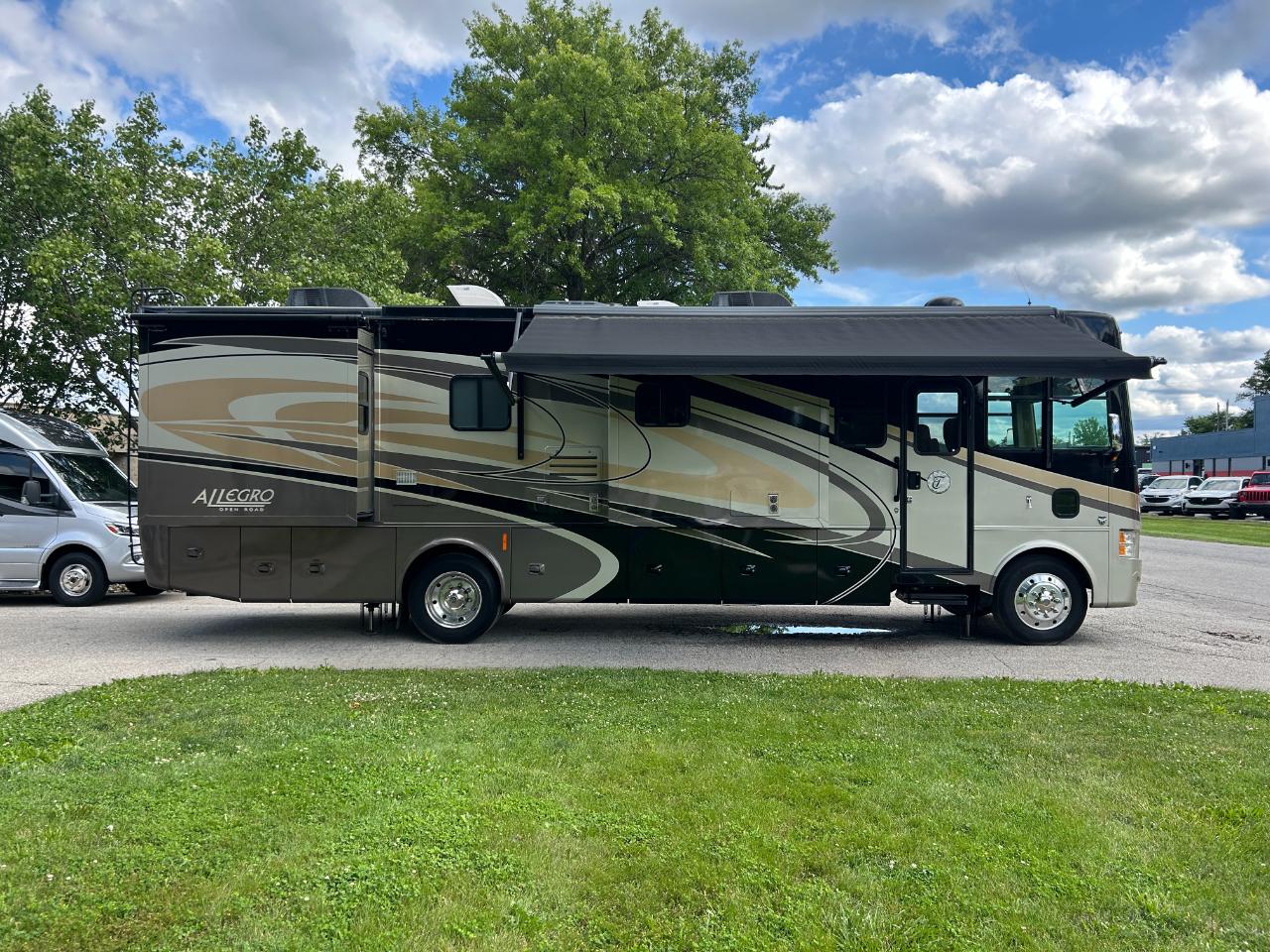 Tiffin Motorhomes Allegro  2015