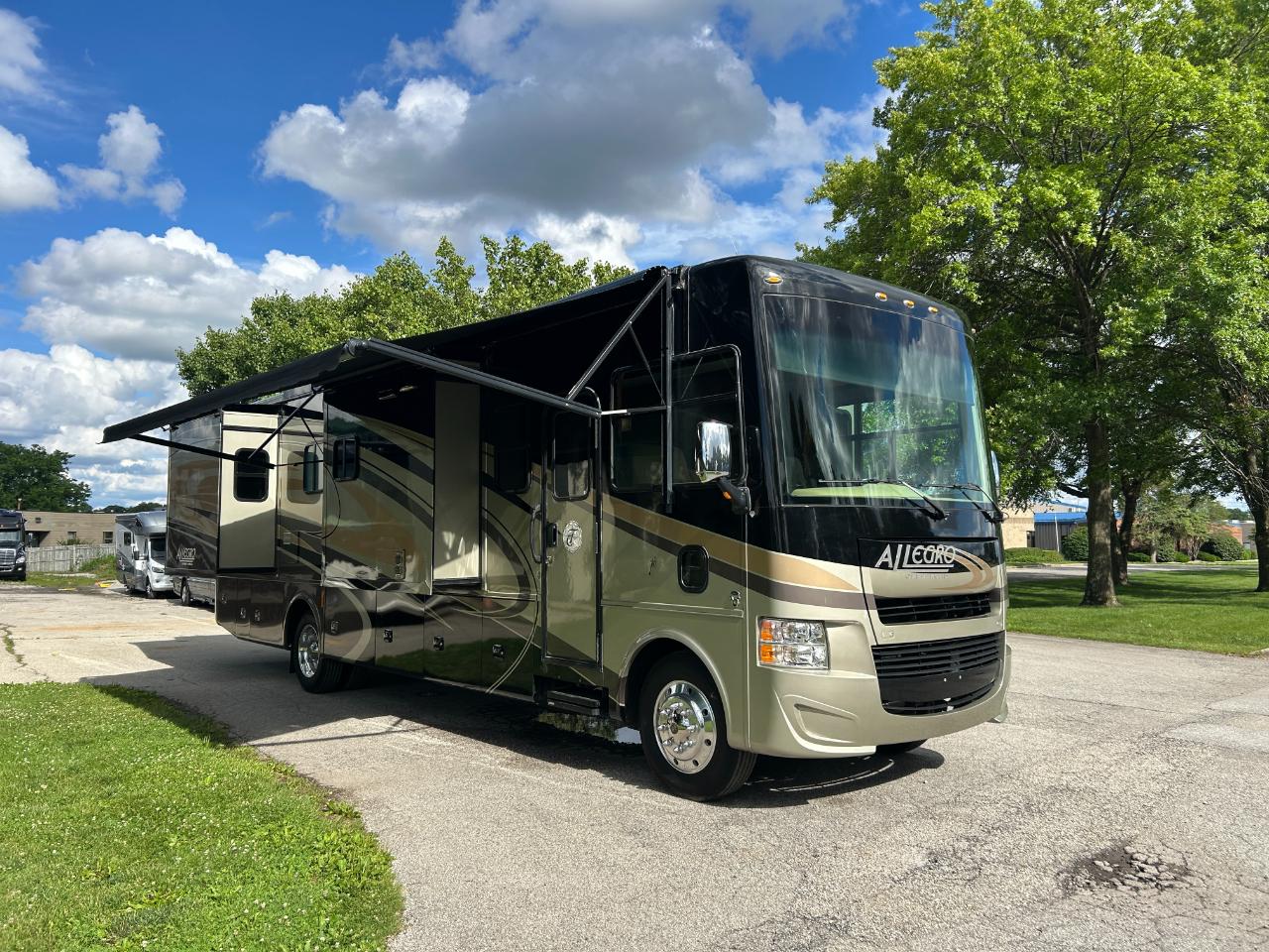 Tiffin Motorhomes Allegro  2015