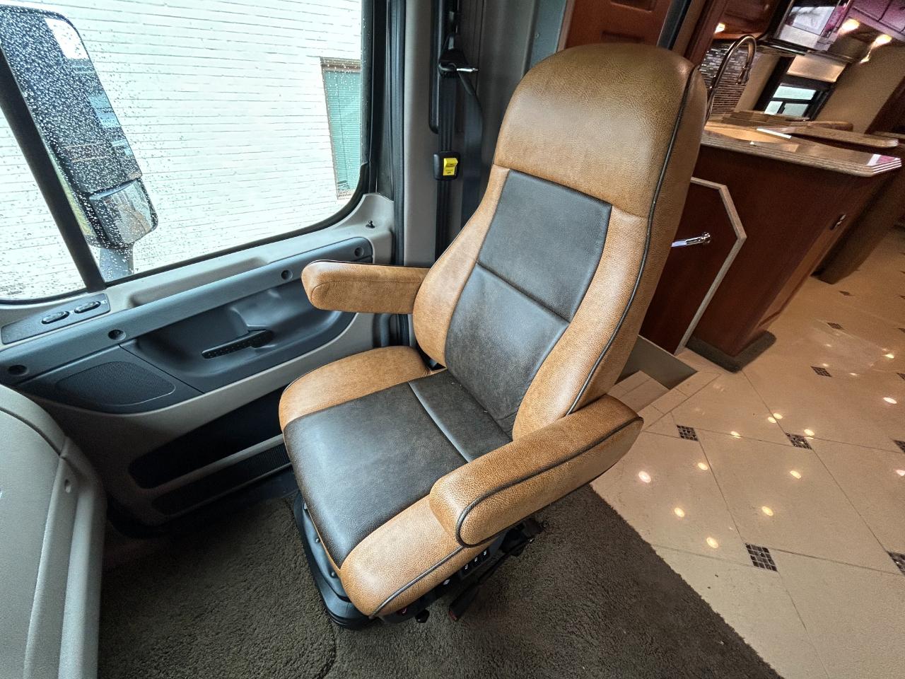 Dynamax Grand Sport Ultra  2014