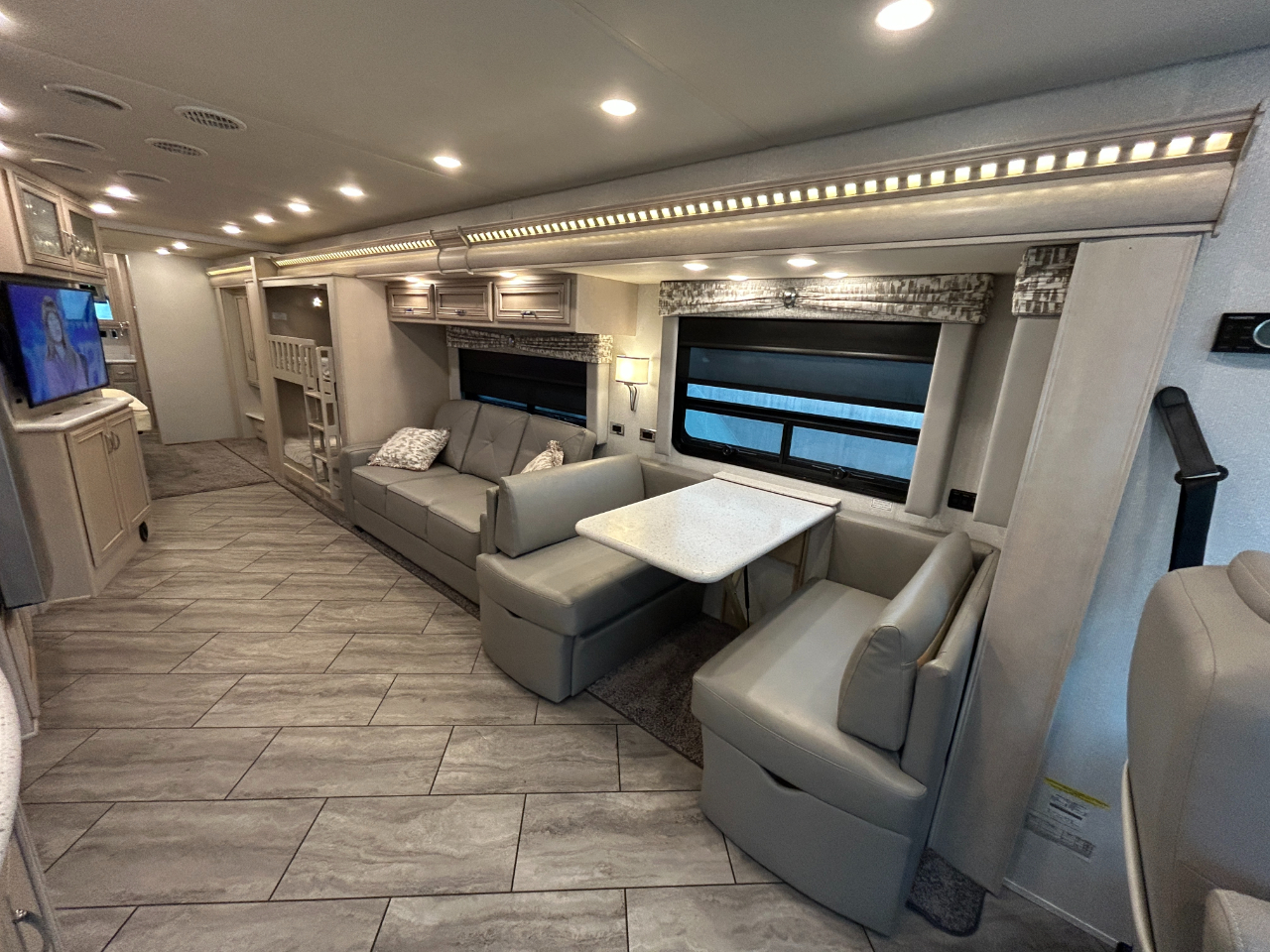 Newmar Bay Star  2021