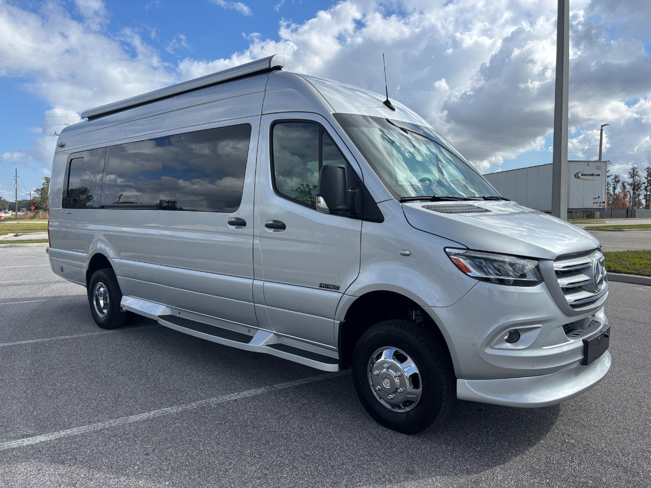 American Coach MD4 Lounge  2024