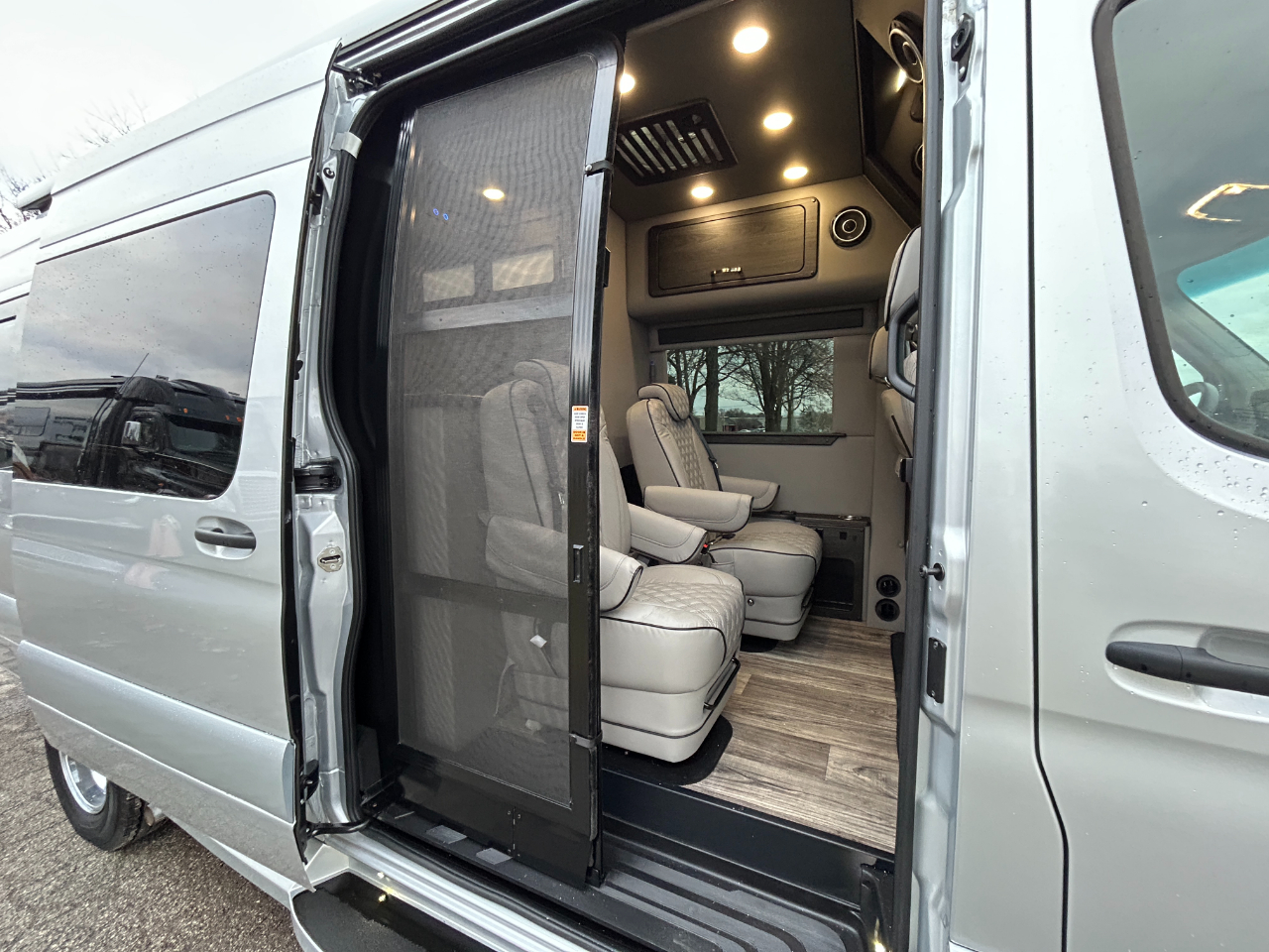 American Coach MD4 Lounge  2024