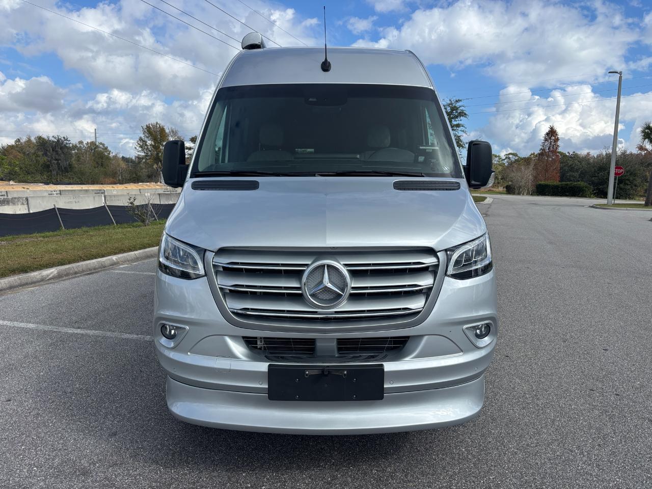 American Coach MD4 Lounge  2024