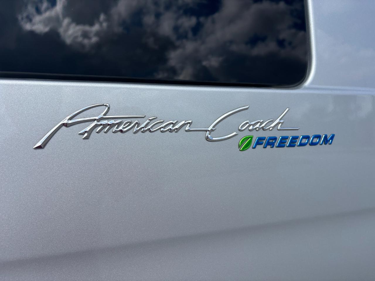 American Coach MD4 Lounge  2024