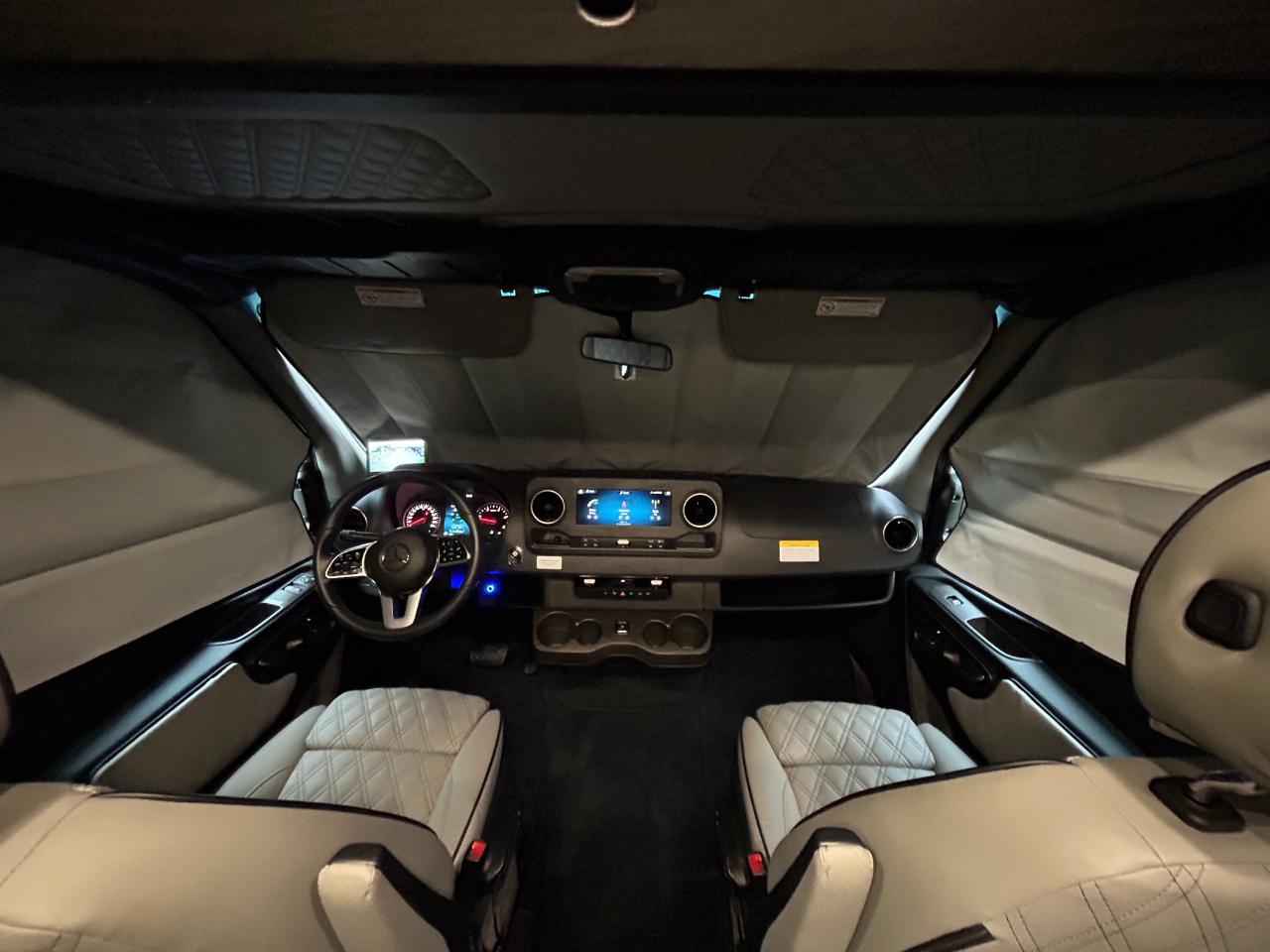 American Coach MD4 Lounge  2024