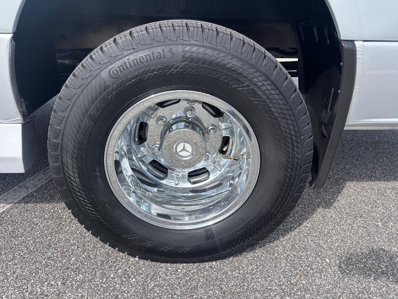 American Coach MD4 Lounge  2024