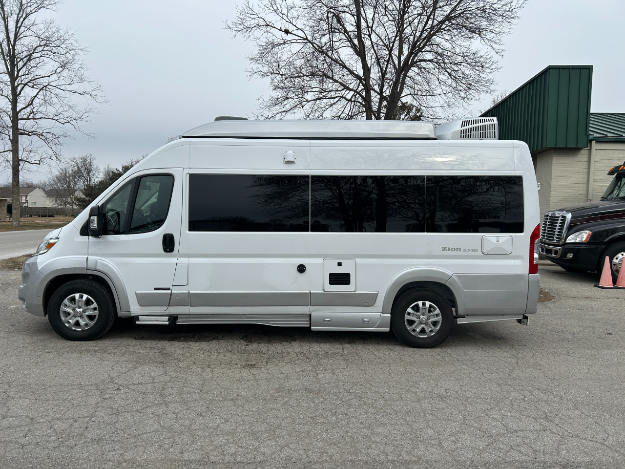 Roadtrek Motorhomes Versatile 170  2025