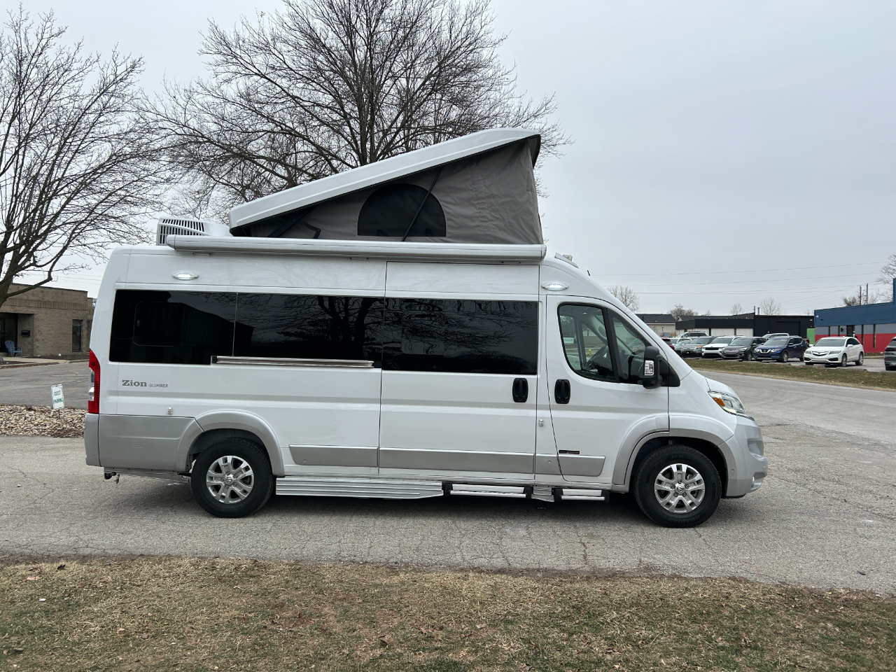 Roadtrek Motorhomes Versatile 170  2025