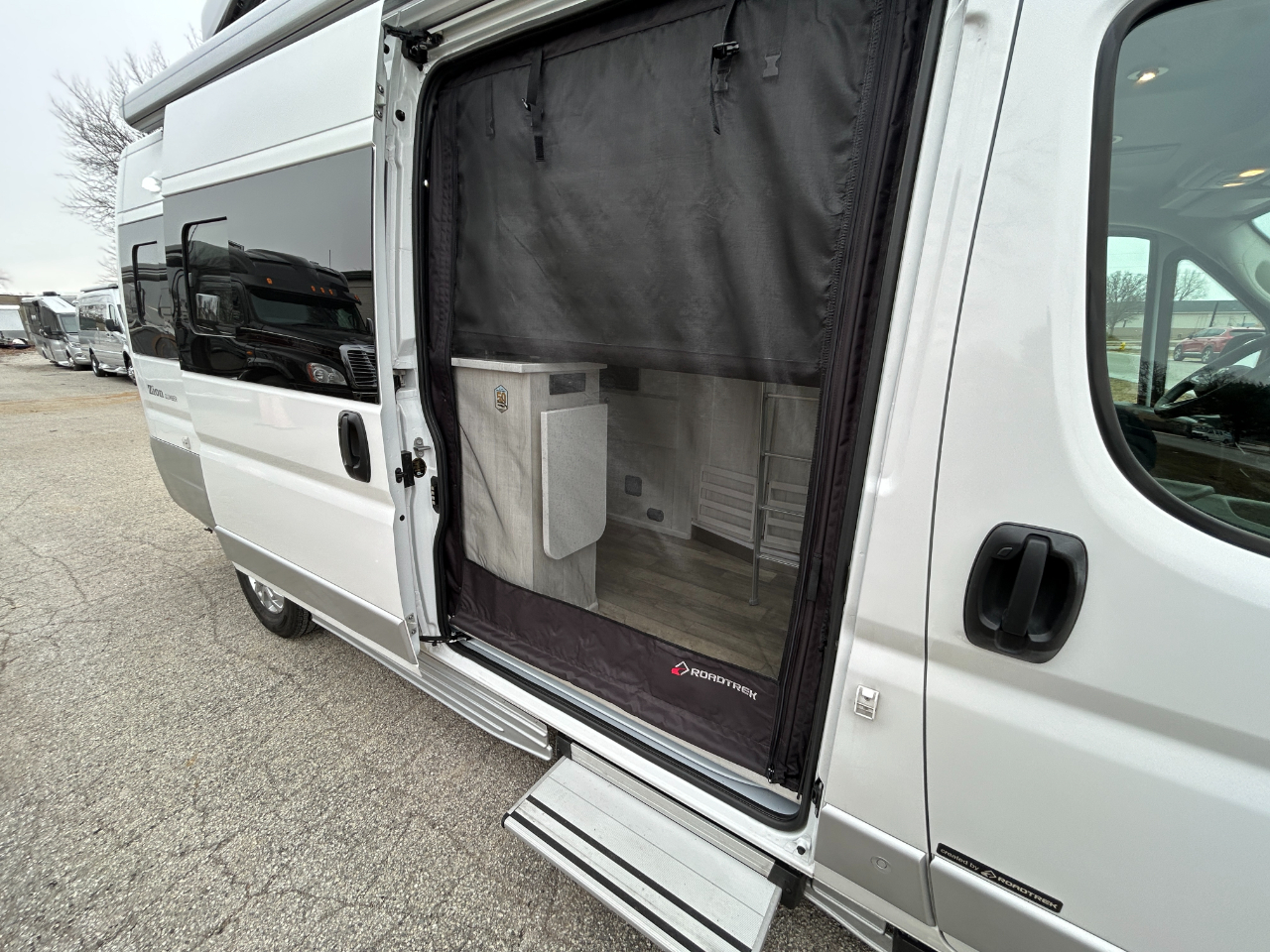 Roadtrek Motorhomes Versatile 170  2025