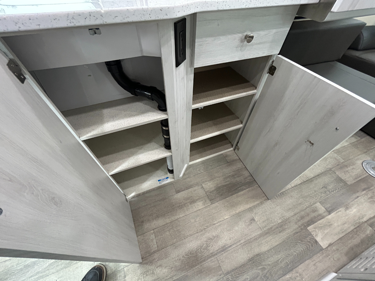 Roadtrek Motorhomes Versatile 170  2025