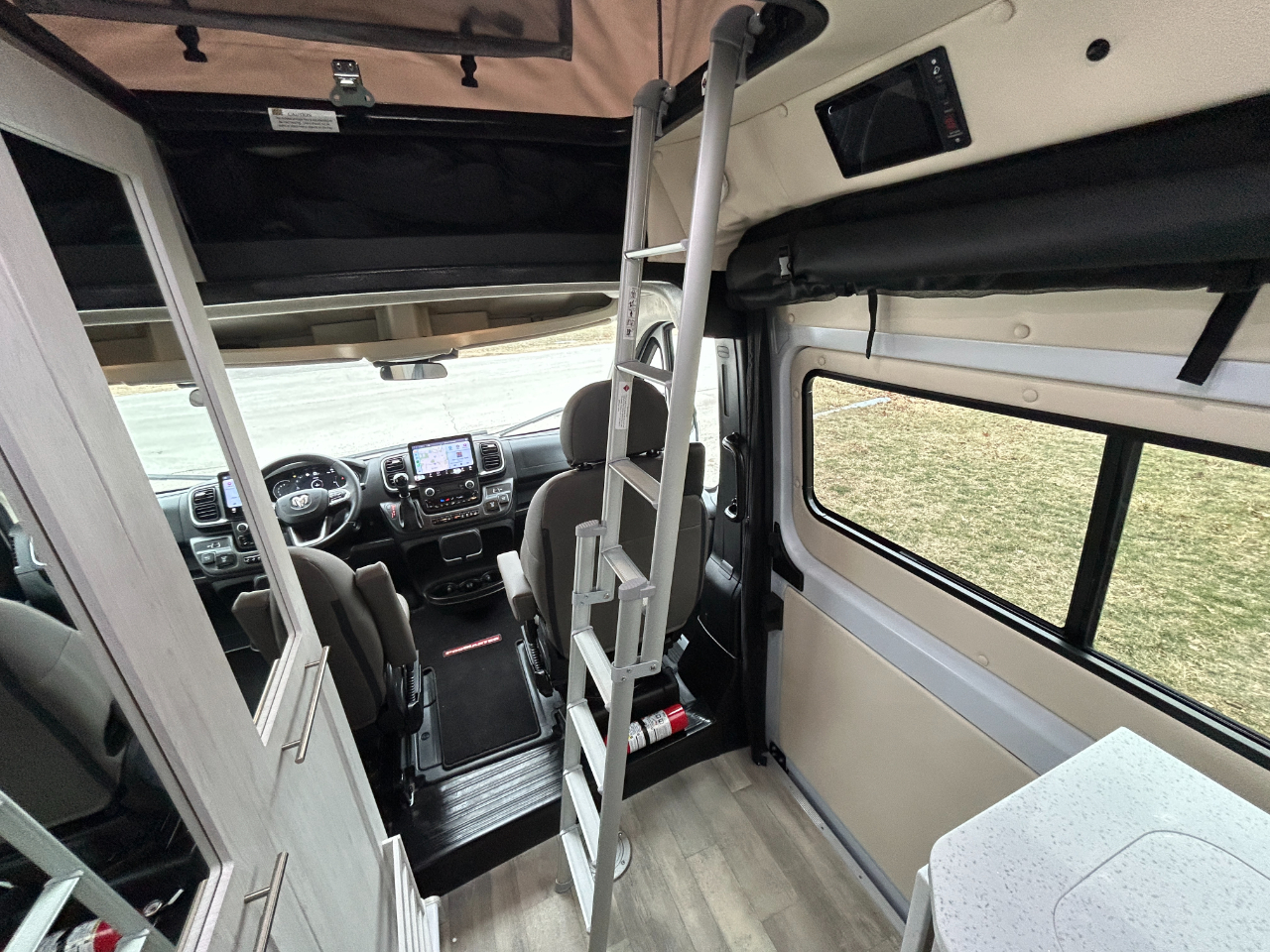 Roadtrek Motorhomes Versatile 170  2025
