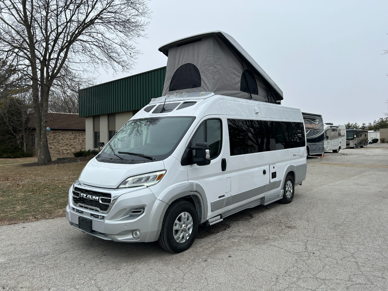 Roadtrek Motorhomes Versatile 170  2025