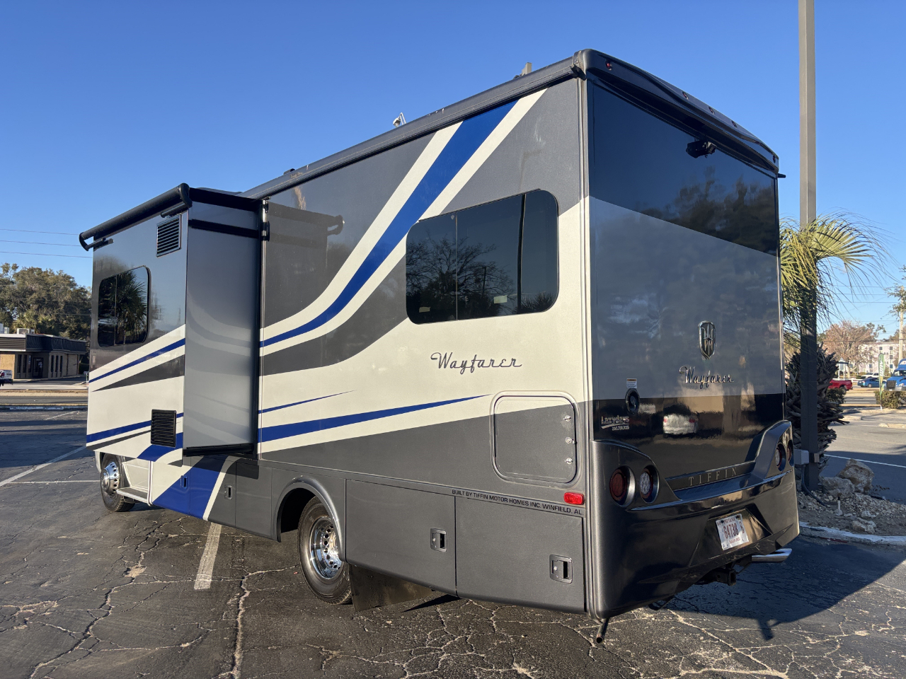 Tiffin Motorhomes Wayfarer  2019