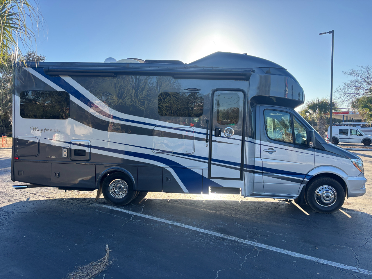 Tiffin Motorhomes Wayfarer  2019