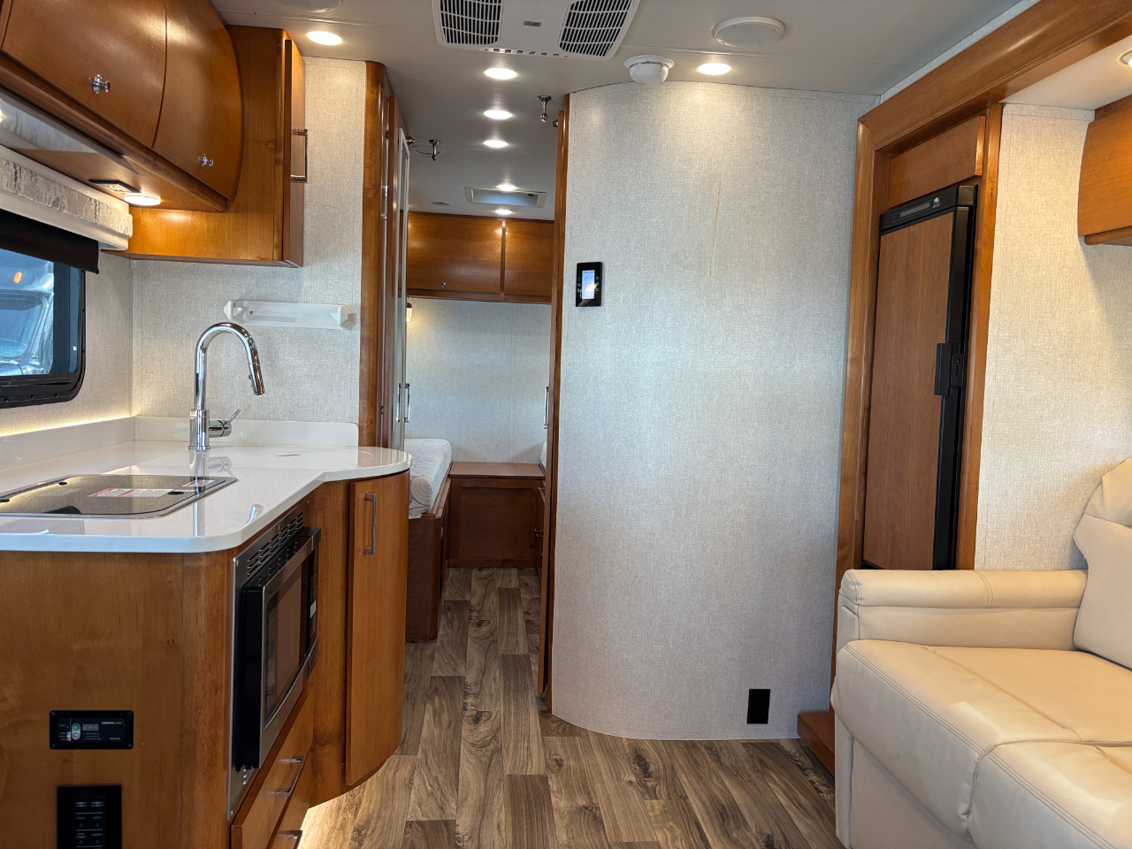 Tiffin Motorhomes Wayfarer  2019