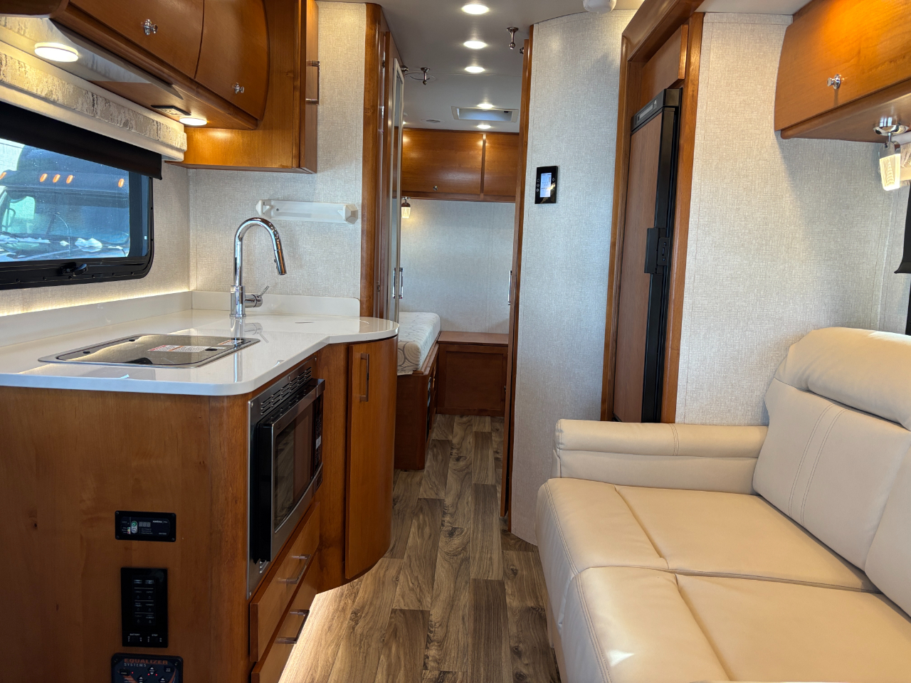 Tiffin Motorhomes Wayfarer  2019