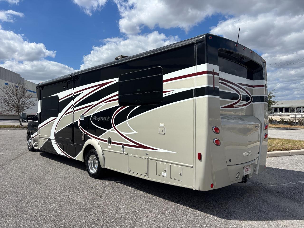 Winnebago Aspect  2018