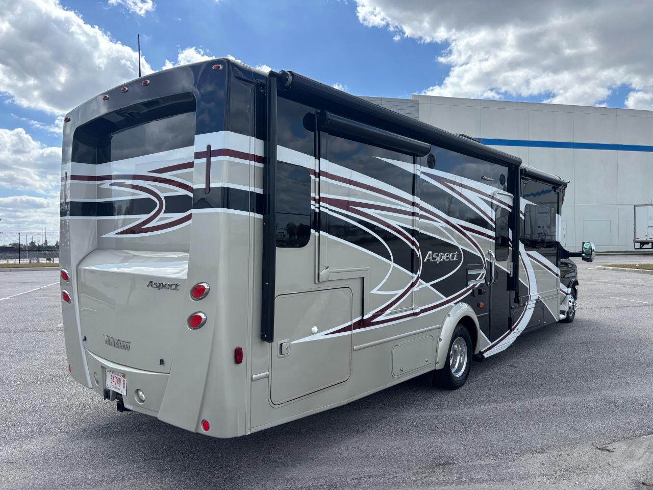 Winnebago Aspect  2018