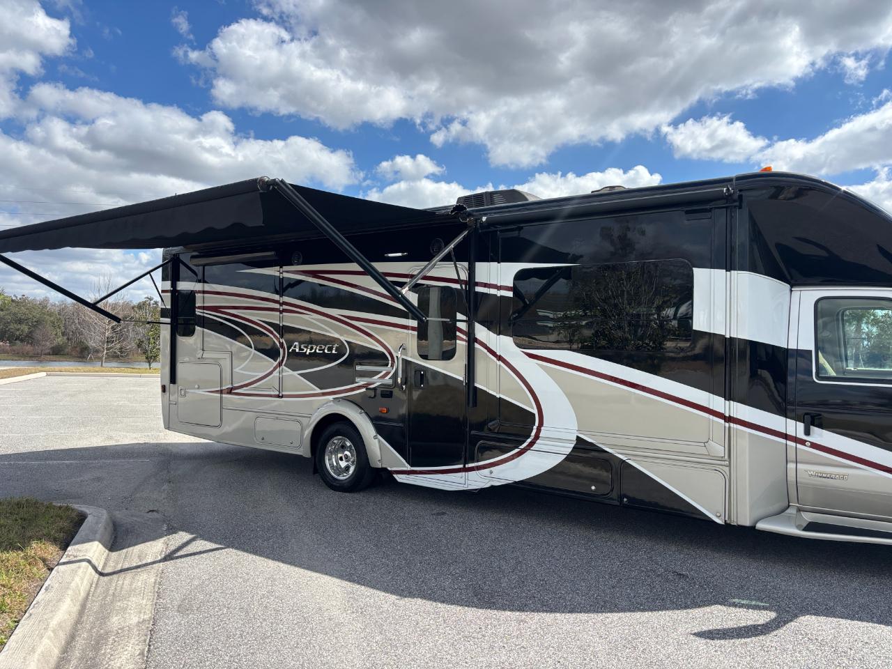 Winnebago Aspect  2018