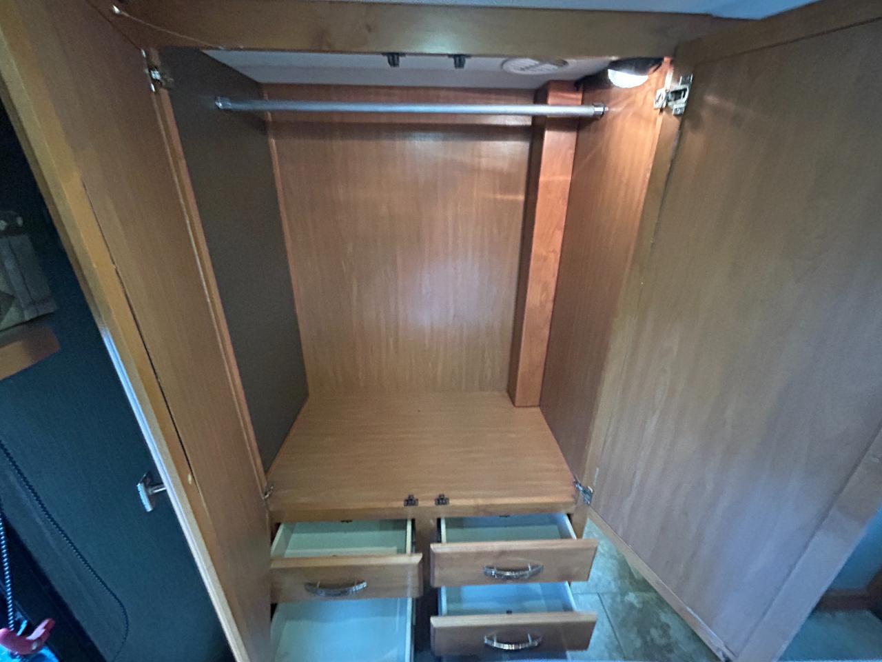 Tiffin Motorhomes, Inc Breeze  2013